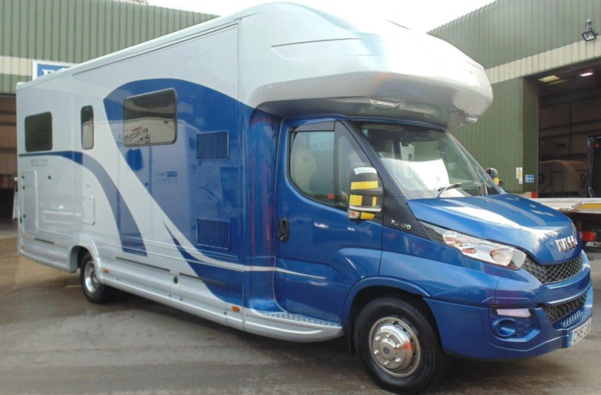 Camping Car Poids Lourd Iveco Daily Roues Jumelees Avec Slide Out